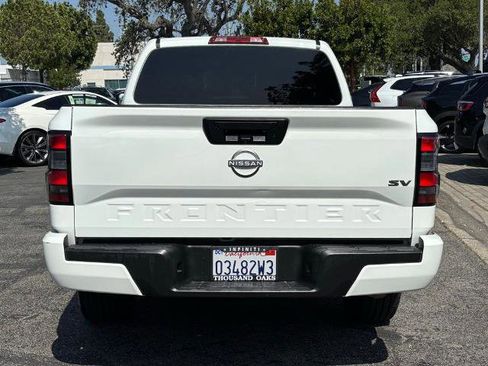 Certified 2024 Nissan Frontier SV RWD image 4