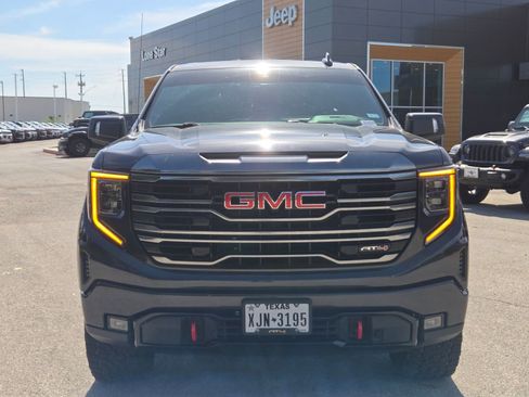 Used 2022 GMC Sierra 1500 AT4 w/ AT4 Preferred Package AWD/4WD image 8