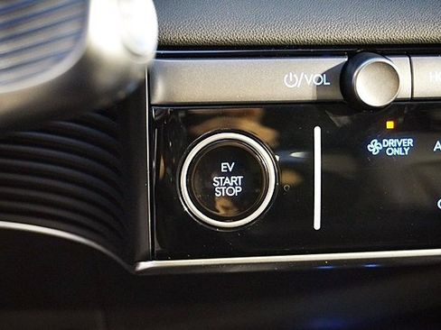 Certified 2025 Hyundai Ioniq 5 SEL image 34