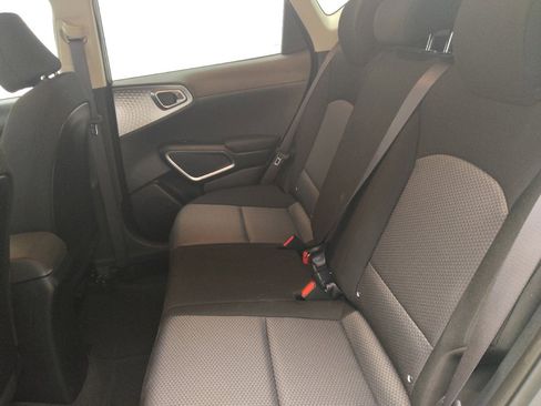 Used 2025 Kia Soul LX w/ LX Technology Package image 18