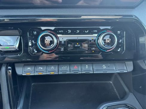 Used 2024 GMC Sierra 1500 AT4 w/ Technology Package image 37