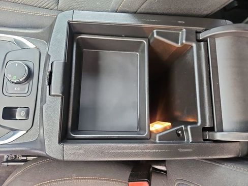 Used 2021 Chevrolet Traverse LT FWD image 26