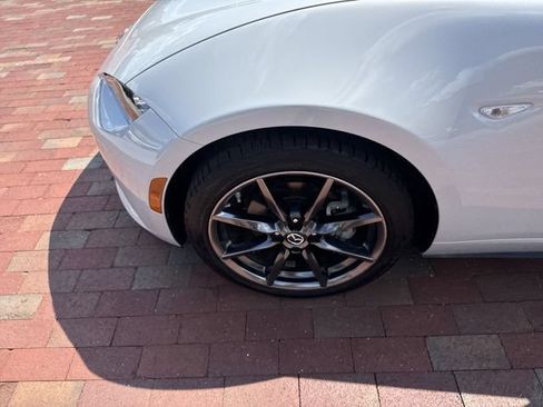 Used 2019 MAZDA MX-5 Miata RF Grand Touring w/ GT-S Package RWD image 10