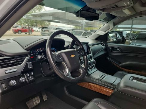 Used 2019 Chevrolet Suburban Premier AWD/4WD image 10
