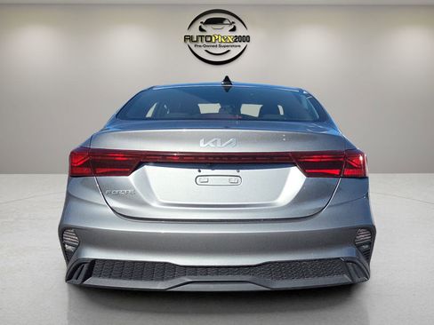 Used 2022 Kia Forte LXS image 6