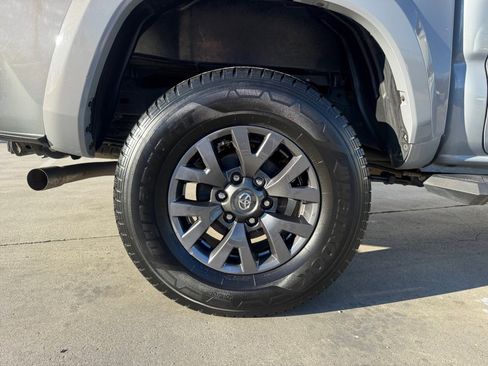 Used 2020 Toyota Tacoma SR5 image 26