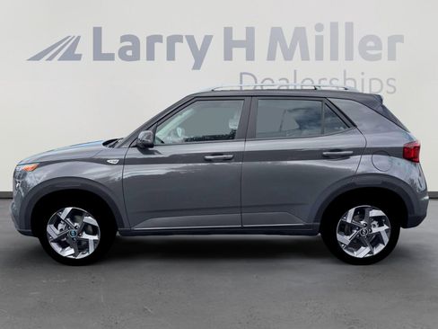New 2026 Hyundai Venue SEL FWD image 3