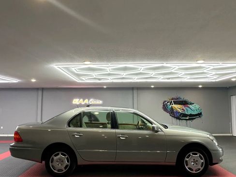 Used 2002 Lexus LS 430 image 8