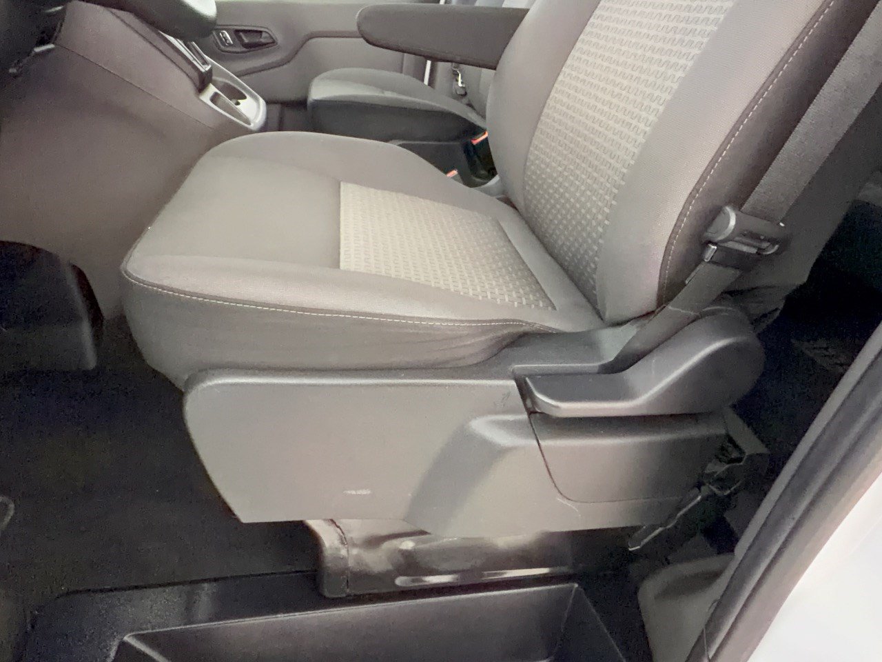 Certified 2025 Ford Transit 350 XLT RWD image 16