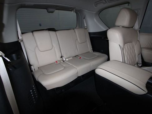 Used 2024 Nissan Armada Platinum w/ Captain's Chairs Package image 35