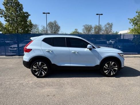 New 2025 Volvo XC40 B5 Ultra w/ Protection Package AWD/4WD image 4