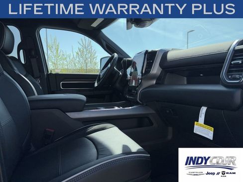 New 2026 RAM 2500 Laramie AWD/4WD image 14