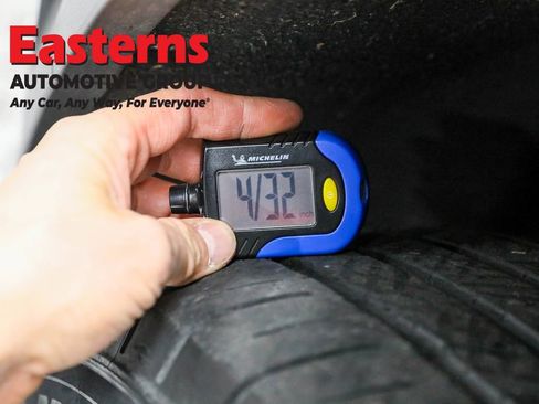 Used 2022 GMC Acadia SLT w/ Technology Package image 30