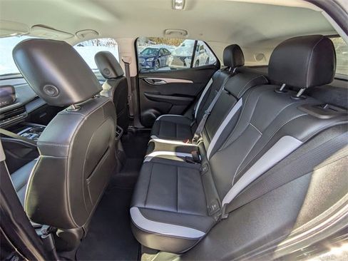 Used 2025 Buick Envision Sport Touring image 29