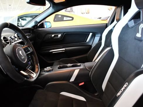 Used 2020 Ford Mustang Shelby GT500 w/ Carbon Fiber Track Pack RWD image 17