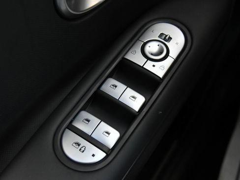 Used 2024 Hyundai Ioniq 5 SE image 35