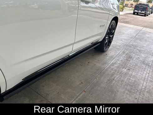 Used 2024 Cadillac Escalade V AWD/4WD image 28