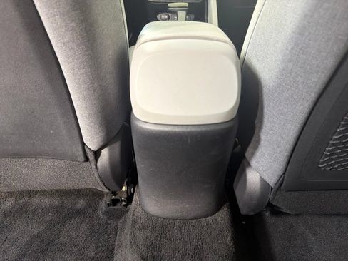 Used 2023 Hyundai Elantra Limited FWD image 28