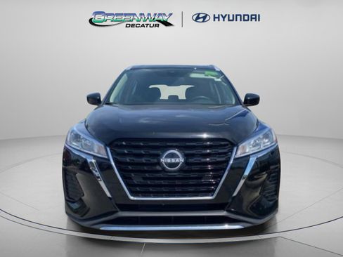 Used 2023 Nissan Kicks SV FWD image 2