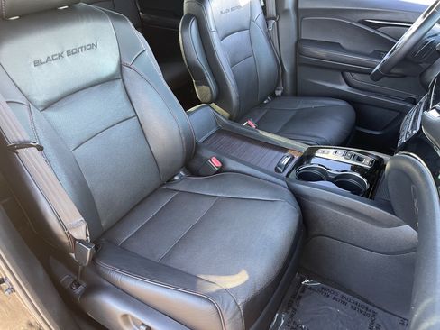 Used 2022 Honda Pilot Black Edition image 11