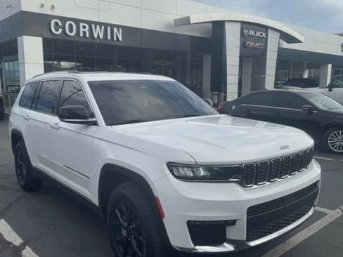 Used 2023 Jeep Grand Cherokee L Limited image 3