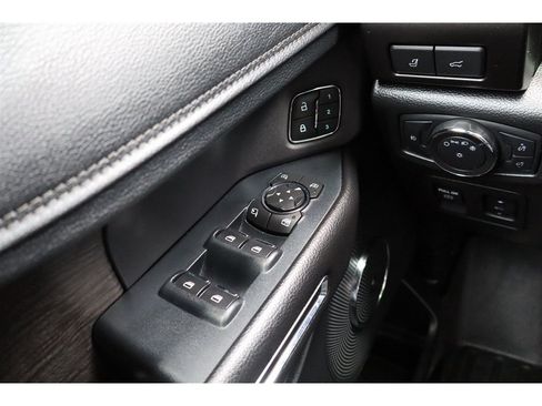 Used 2018 Ford Expedition Limited w/ Equipment Group 301A AWD/4WD image 34