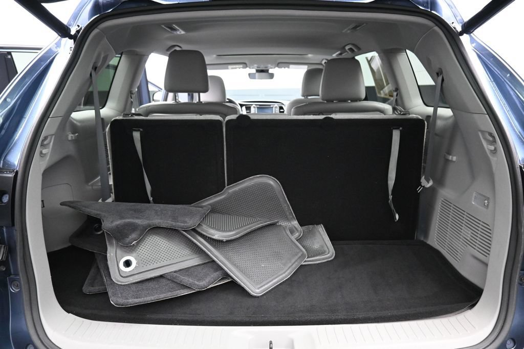 Used 2017 Toyota Highlander XLE FWD image 33