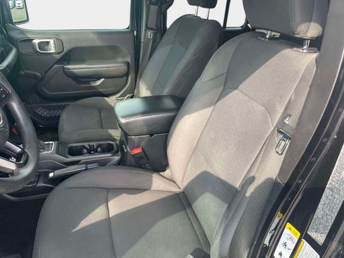 Used 2018 Jeep Wrangler Unlimited Sport AWD/4WD image 11
