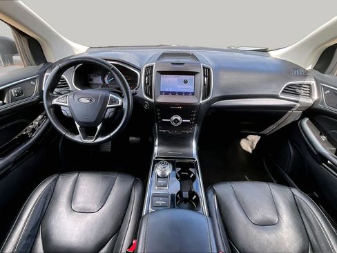 Used 2020 Ford Edge Titanium FWD image 16