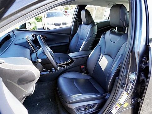 Used 2020 Toyota Prius Prime XLE FWD image 16