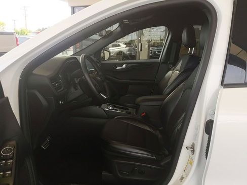 Used 2024 Ford Escape ST-Line w/ Tech Pack #1 AWD/4WD image 13