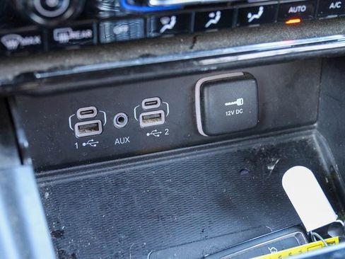 Used 2023 Jeep Grand Cherokee L Laredo image 26