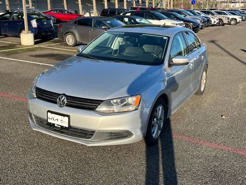 Used 2014 Volkswagen Jetta SE image 4