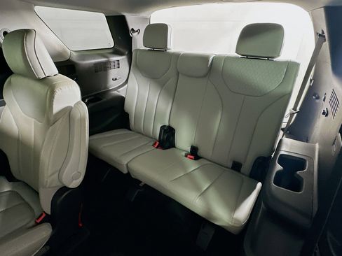 Used 2020 Hyundai Palisade SEL w/ Premium Package image 29