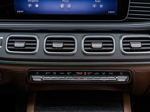 Used 2024 Mercedes-Benz GLE 350 4MATIC image 13