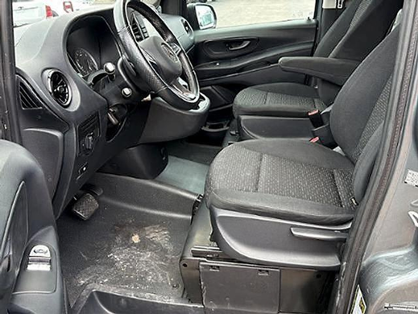 Used 2021 Mercedes-Benz Metris image 10