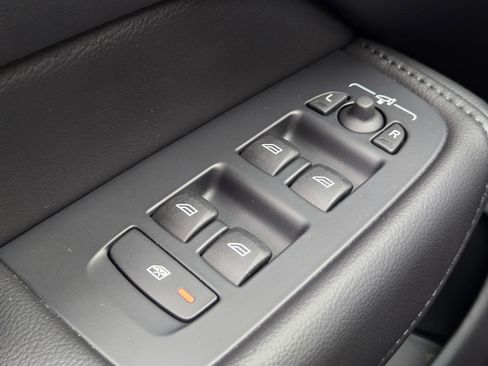 Used 2023 Volvo XC60 B5 Core w/ Climate Package image 34