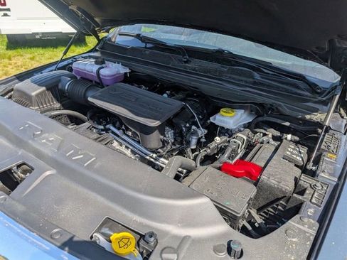 New 2026 RAM 1500 4x4 Crew Cab image 32