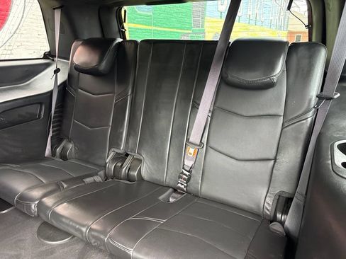 Used 2017 Cadillac Escalade Platinum AWD/4WD image 25
