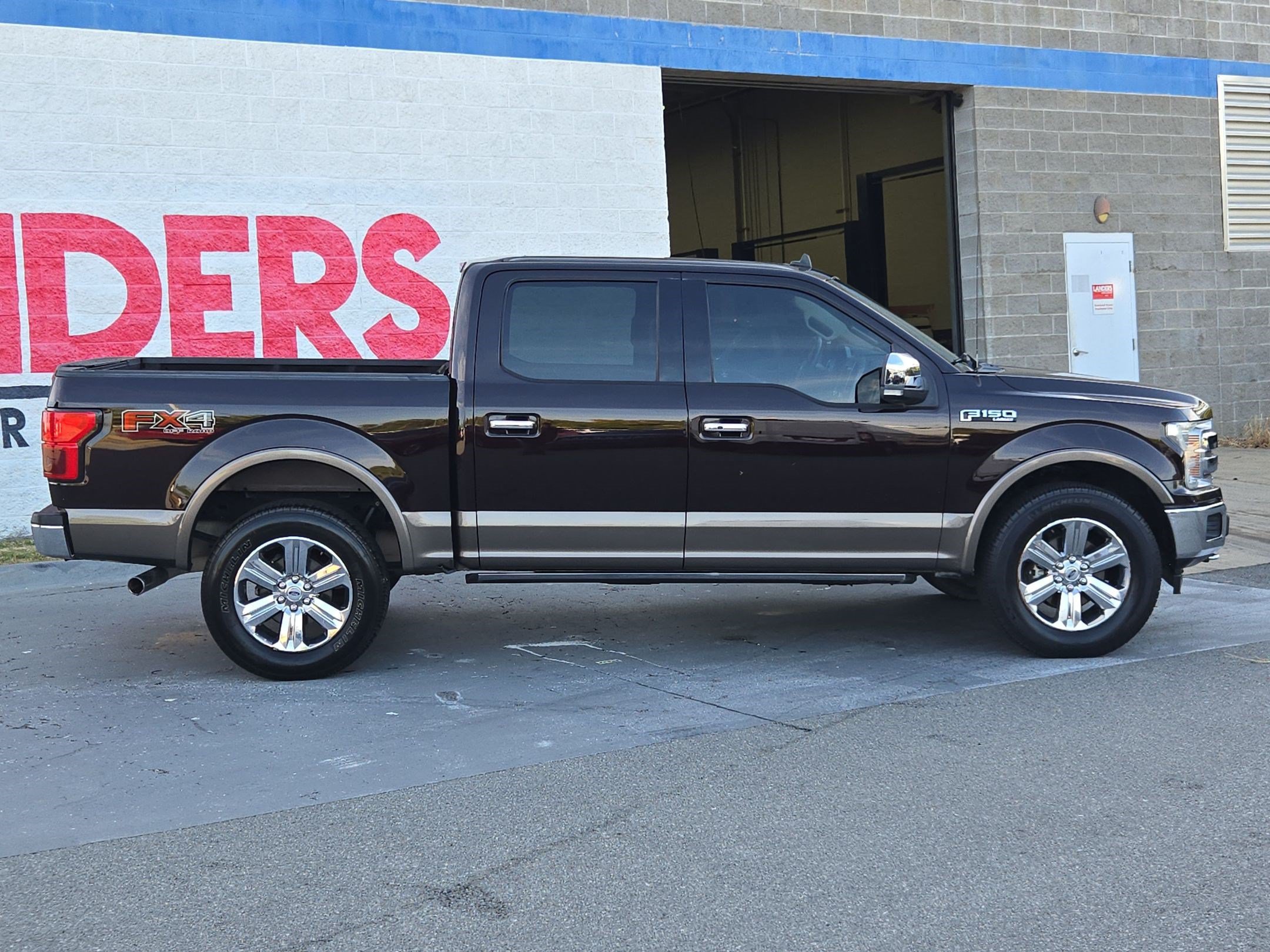 Used 2019 Ford F150 Lariat w/ Equipment Group 502A Luxury AWD/4WD image 8