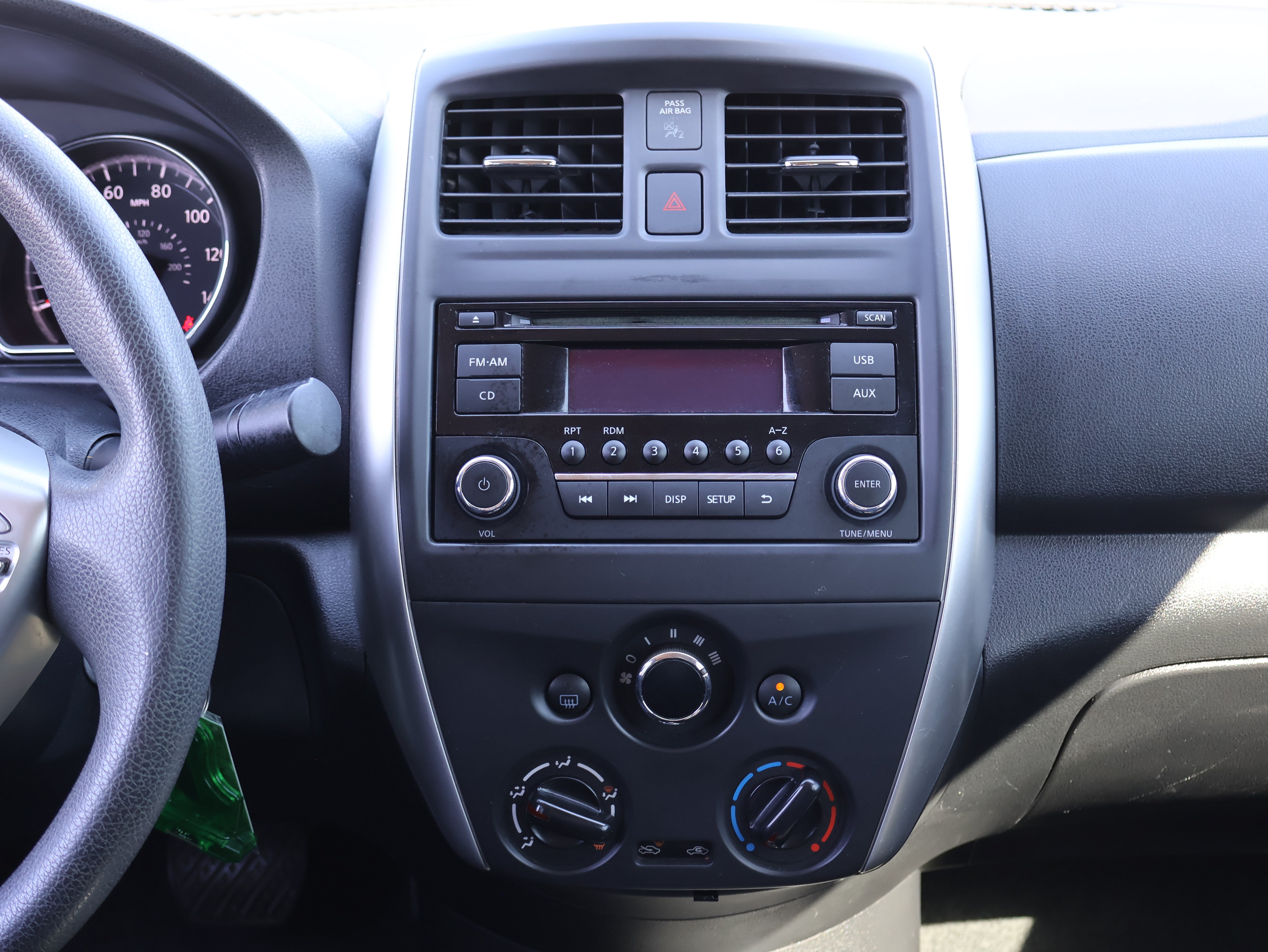 Used 2015 Nissan Versa SV FWD image 17