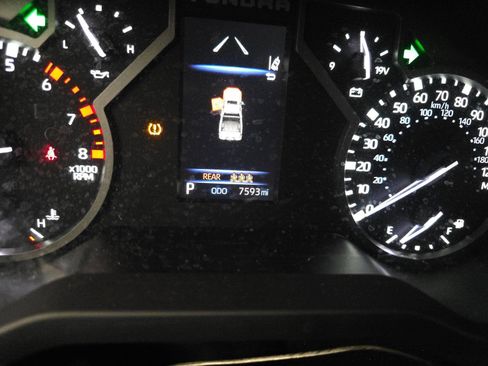 Used 2022 Toyota Tundra Limited w/ TRD Off-Road Package image 10