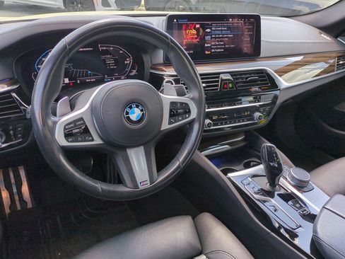 Used 2021 BMW M550i xDrive w/ Premium Package image 29