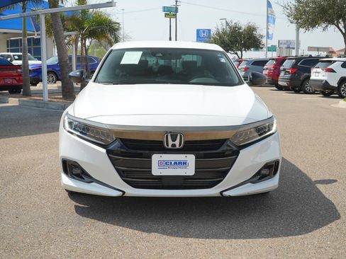 Used 2022 Honda Accord Sport image 2