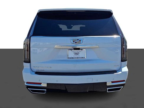 Used 2026 Cadillac Escalade ESV Luxury w/ Touring Package AWD/4WD image 5