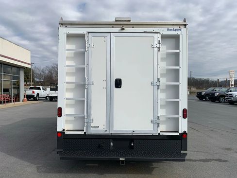 Used 2019 Ford E-450 and Econoline 450 Super Duty w/ Power Windows & Locks Group image 6