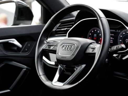 Used 2020 Audi Q3 2.0T Premium Plus w/ Premium Plus Package AWD/4WD image 16