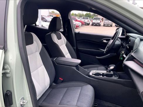 Used 2024 Chevrolet Trax RS FWD image 9