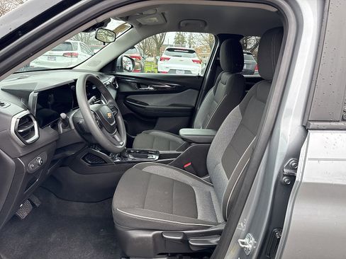 Used 2025 Chevrolet TrailBlazer LT image 13