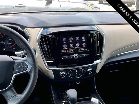 Used 2023 Chevrolet Traverse LS FWD image 9